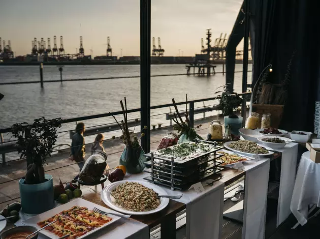 Geburtstagsbuffet im am kai Hamburg – kulinarische Highlights mit Blick auf die Elbe