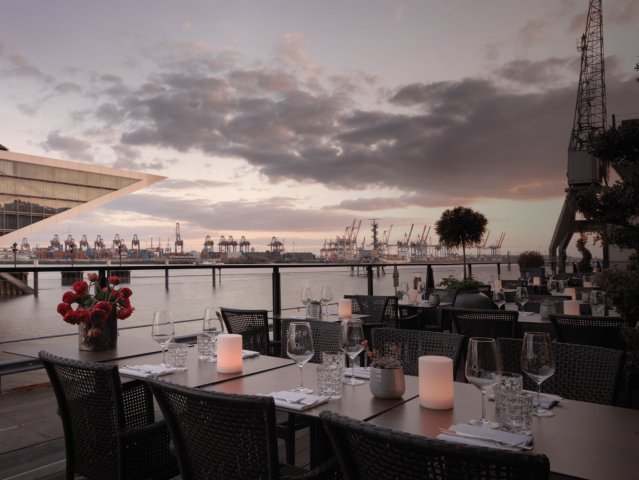 Restaurant at the Landungsbrücken